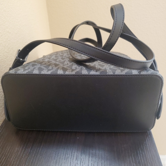 Michael kors Cindy Dome Backpack - Picture 7 of 10